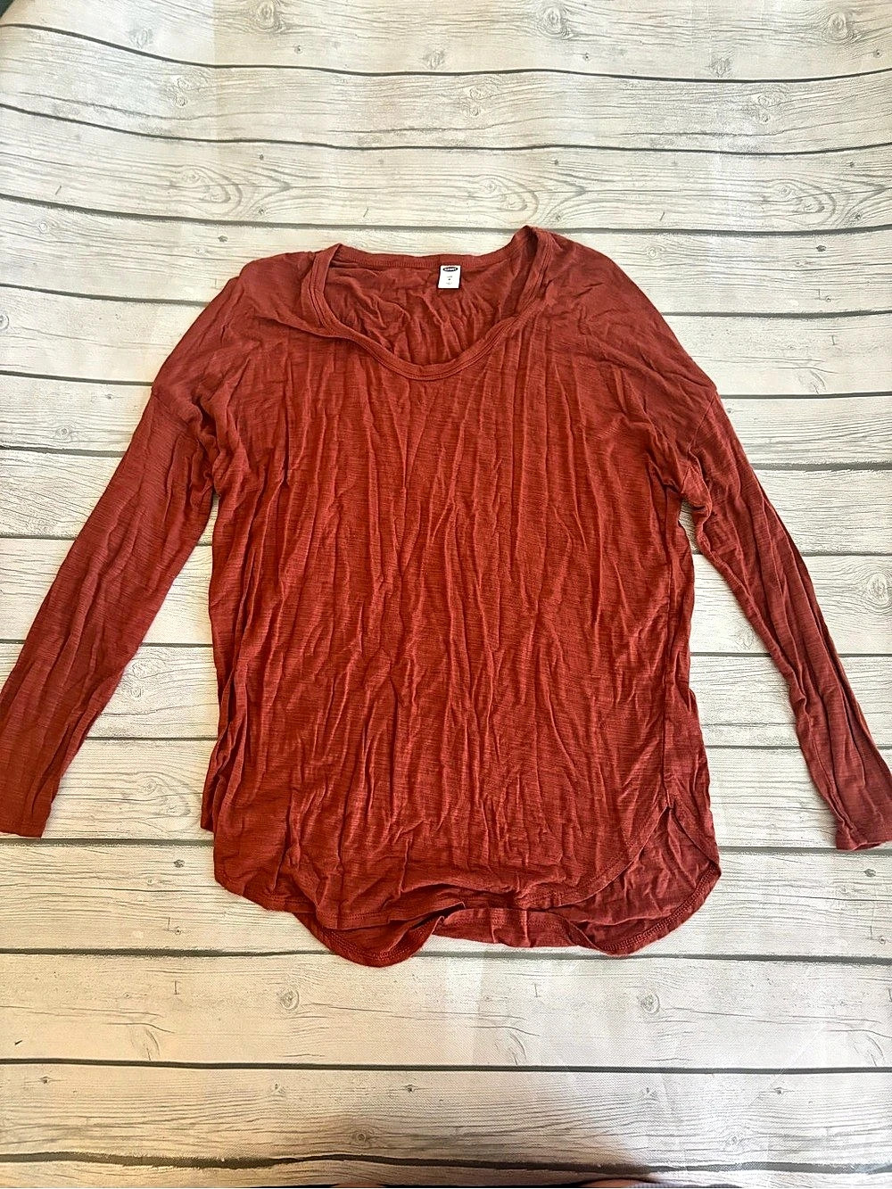 Old Navy Luxe Long-Sleeve Scoop-Neck Tee Red Medium